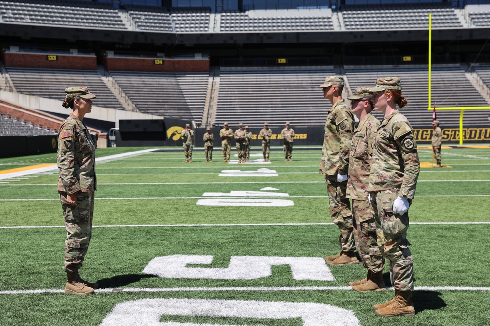 109th MMB commander recognizes Soldiers during change of command ceremony