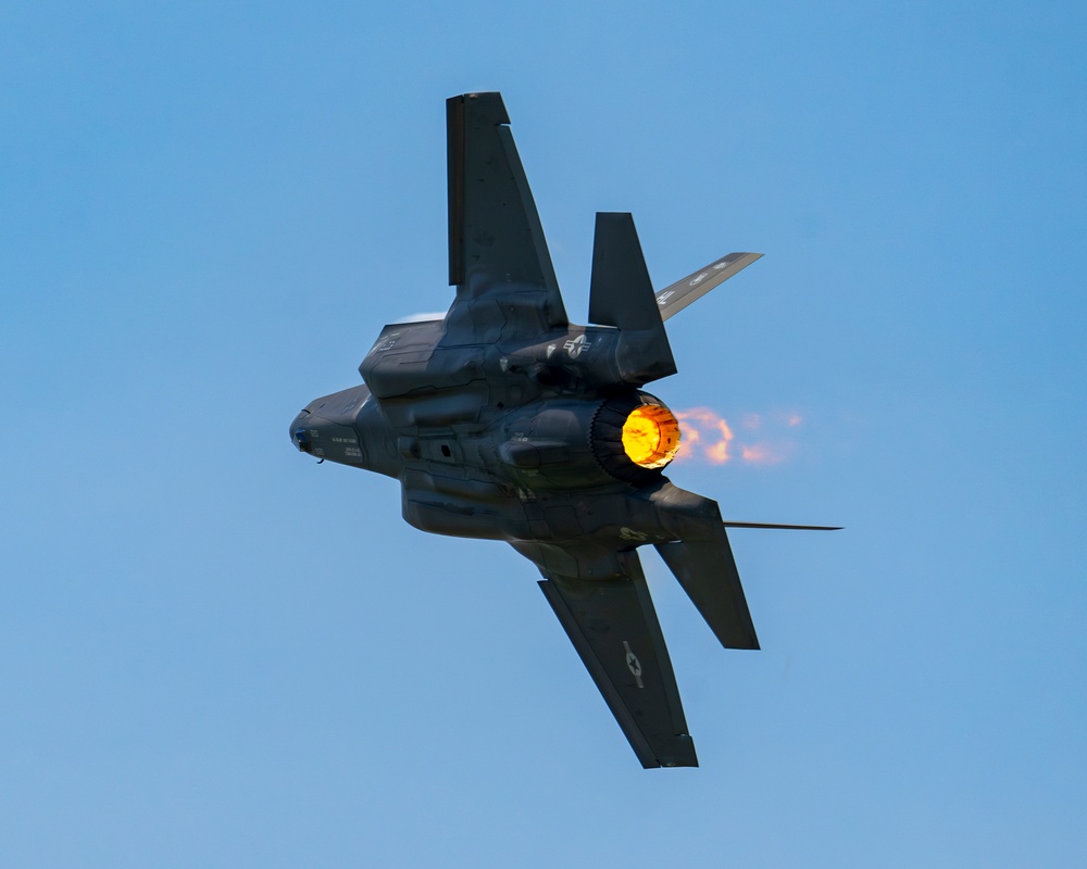 F-35A Demo Team at Oshkosh
