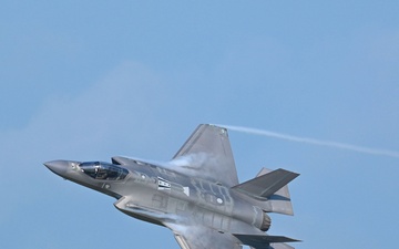 60th FS executes Lonestar Lightning