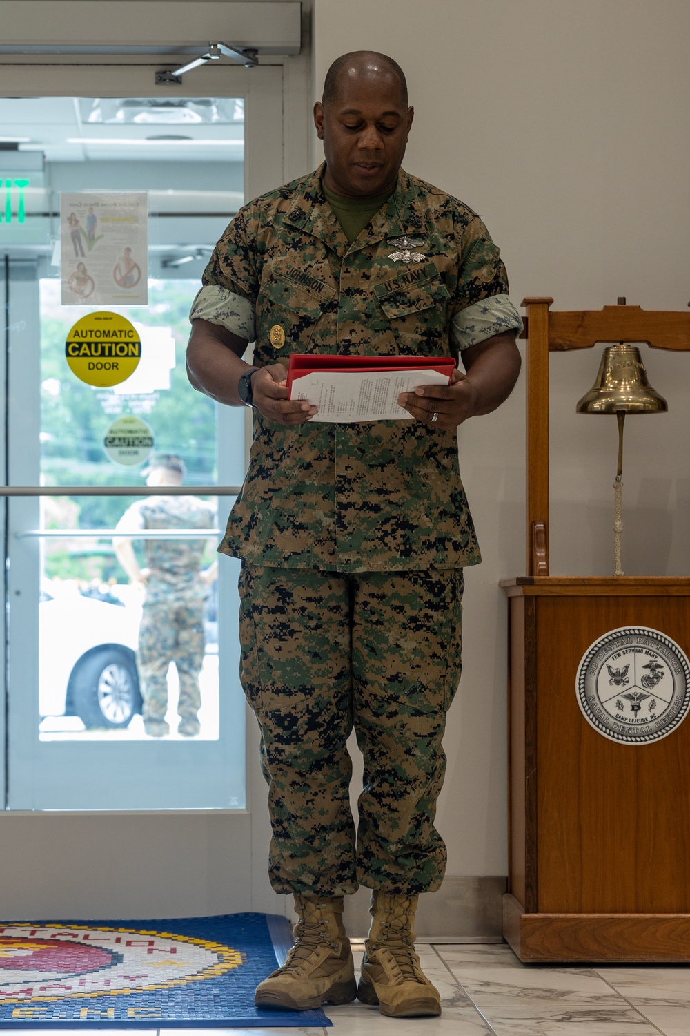 2nd Dental Battalion Commander receives the Fleet Marine Force Badge