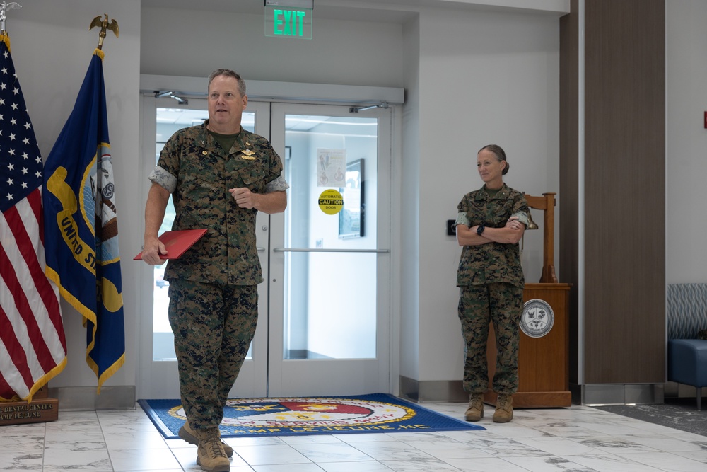2nd Dental Battalion Commander receives the Fleet Marine Force Badge