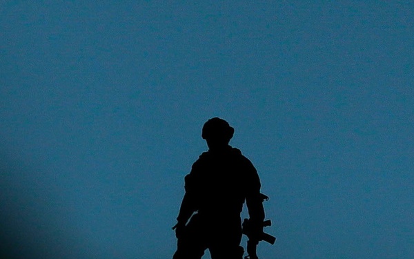 FLARNG Soldier moves observation points