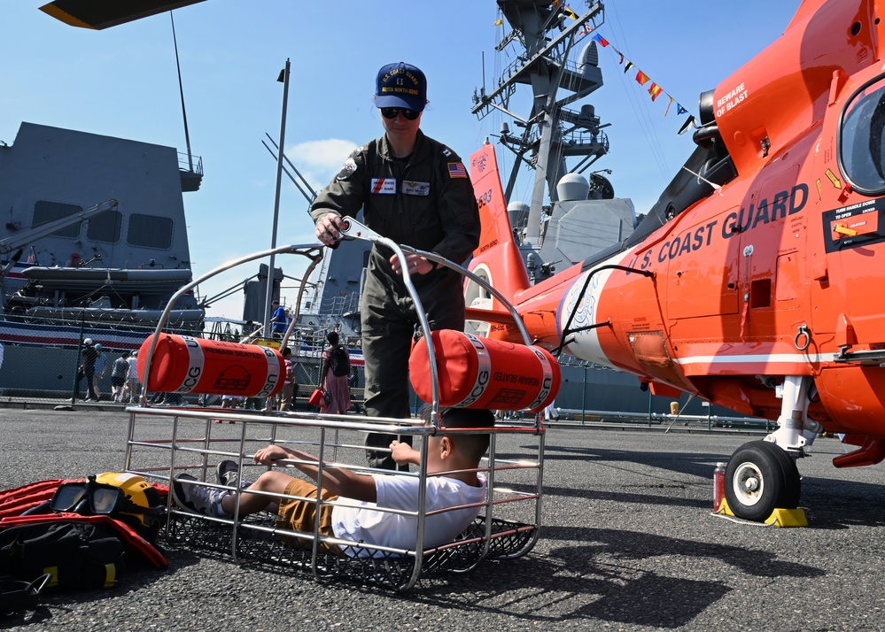 Coast Guard Participates in Seattle Seafair 2025