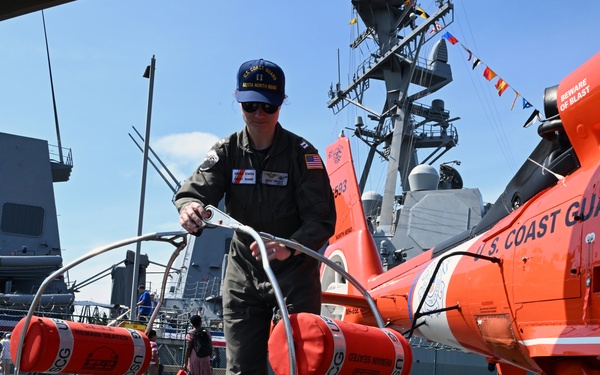 Coast Guard Participates in Seattle Seafair 2025