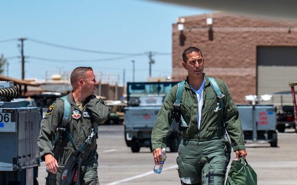 Coach Fickell flies with 16th WPS