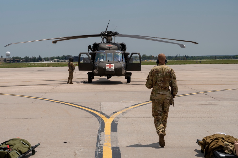 Air and Army National Guard Demonstrate Patient Transfer Capabilities in Joint Exercise