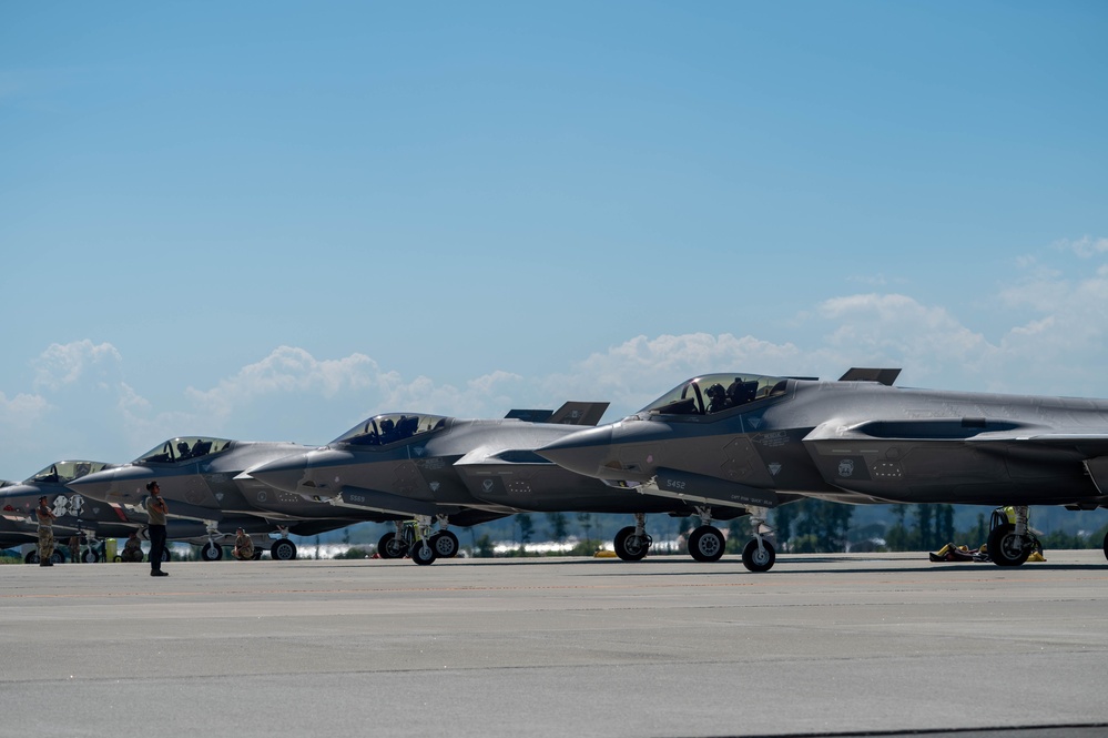 U.S., JASDF Forces keep Lightning engaged in  REFORPAC 2025