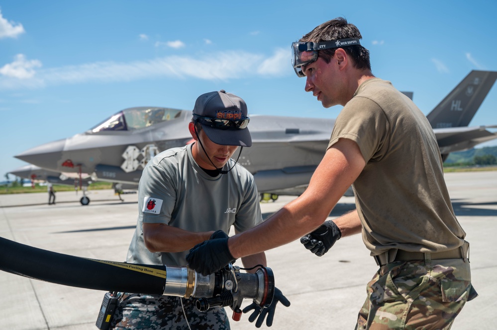U.S., JASDF Forces keep Lightning engaged in REFORPAC 2025