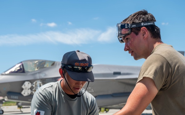 U.S., JASDF Forces keep Lightning engaged in REFORPAC 2025