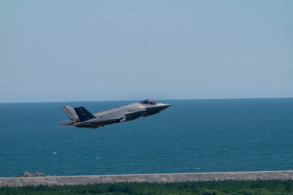 U.S., JASDF Forces keep Lightning engaged in REFORPAC 2025