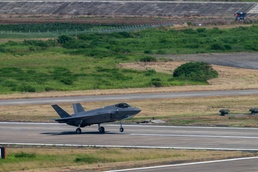 U.S., JASDF Forces keep Lightning engaged in REFORPAC 2025