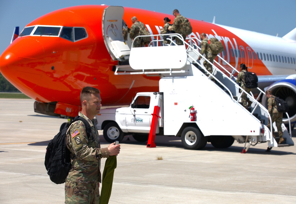 Kansas Guardsman Depart Home for Overseas Mobilization