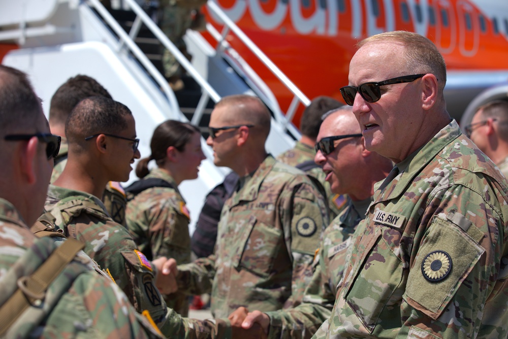 Kansas Guardsman Depart Home for Overseas Mobilization