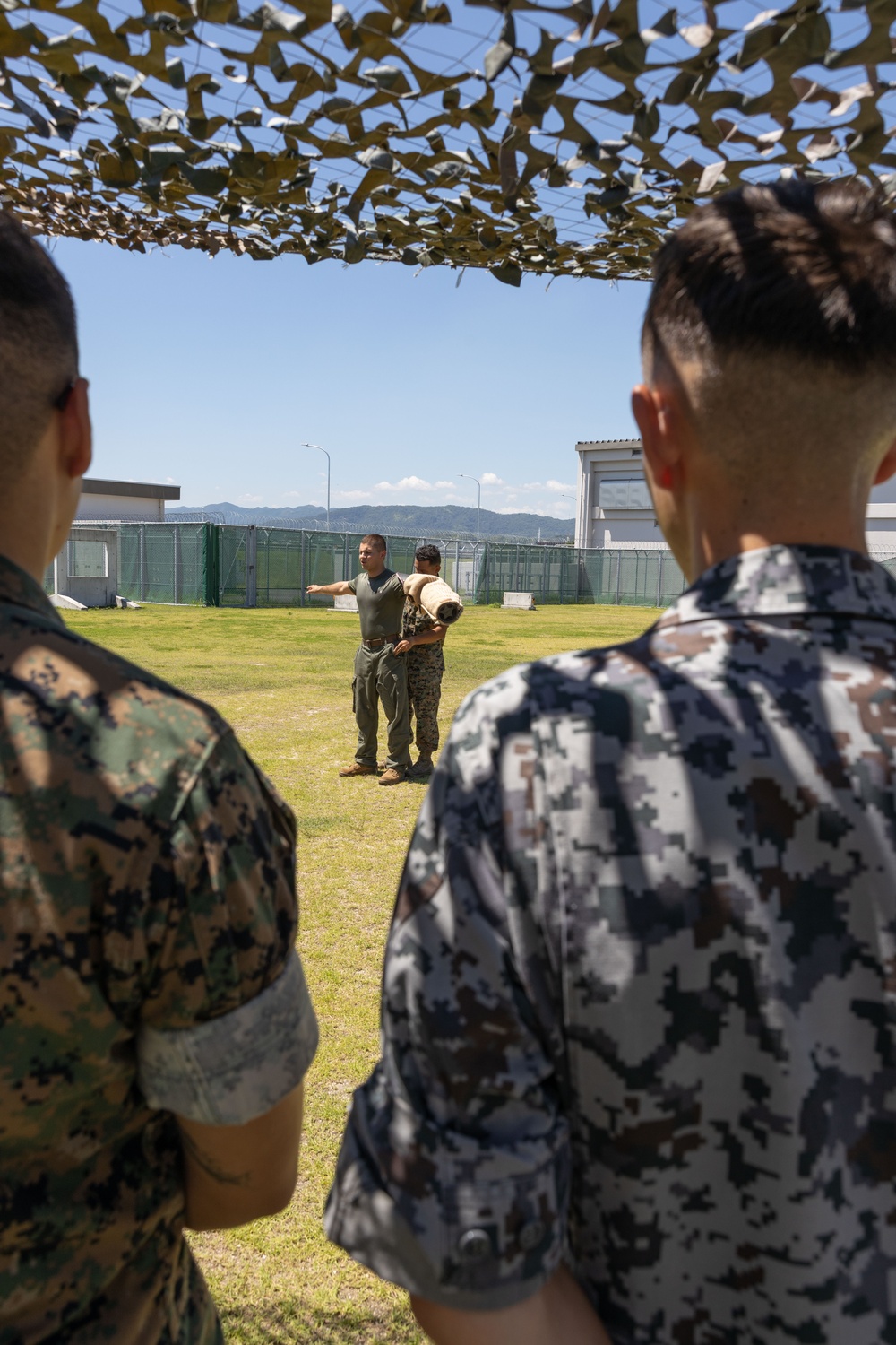 JASDF from Hofukita visit Marines at MCAS Iwkauni