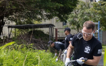 HMLA-169 volunteers at local children’s home
