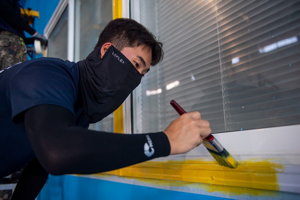 Pacific Partnership 2025 Multinational Servicemembers Paint New Rehab Center