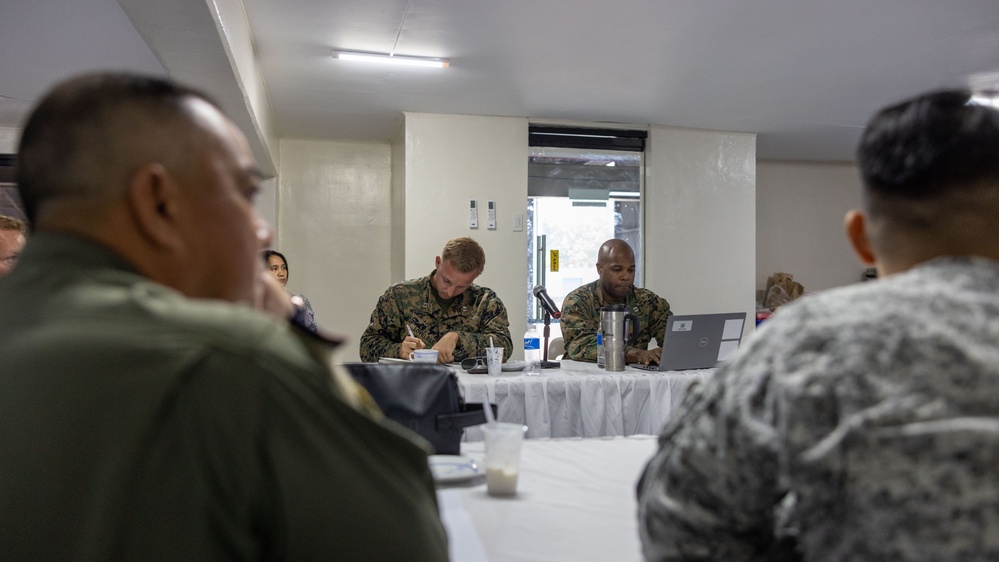 MRF-D 25.3: U.S. Marines coordinate Philippine and U.S. aviation efforts for disaster relief operations in the Philippines