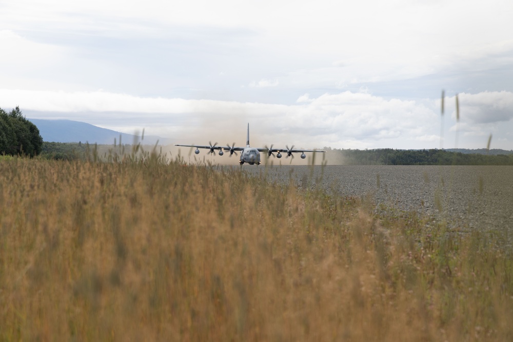 VMGR-152 conducts aerial refueling during Red-Flag Alaska