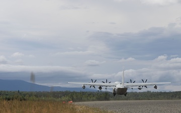 VMGR-152 conducts aerial refueling during Red-Flag Alaska