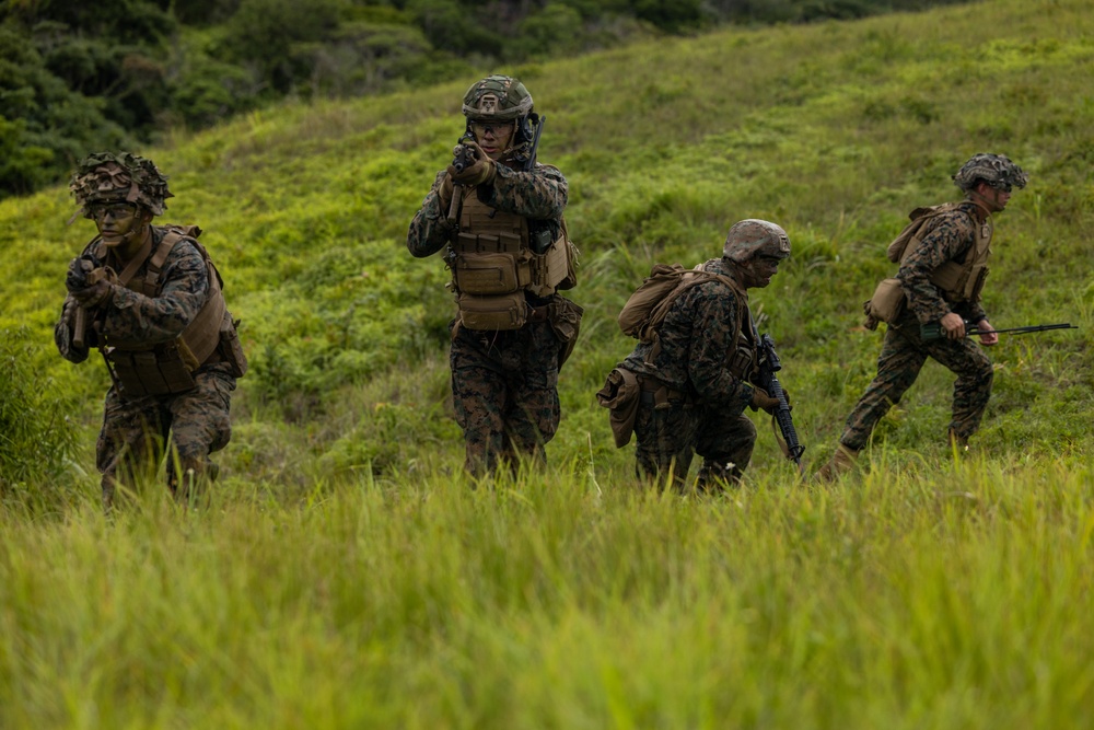 3d Intelligence Battalion Marines conduct live fire range