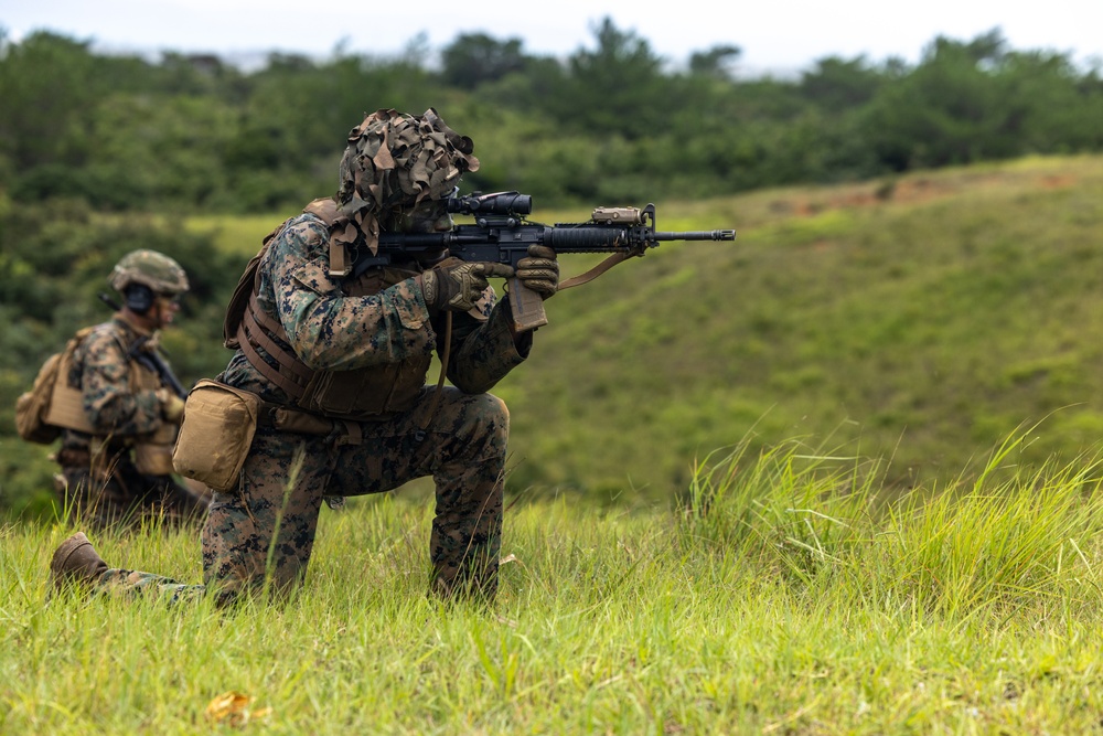 3d Intelligence Battalion Marines conduct live fire range