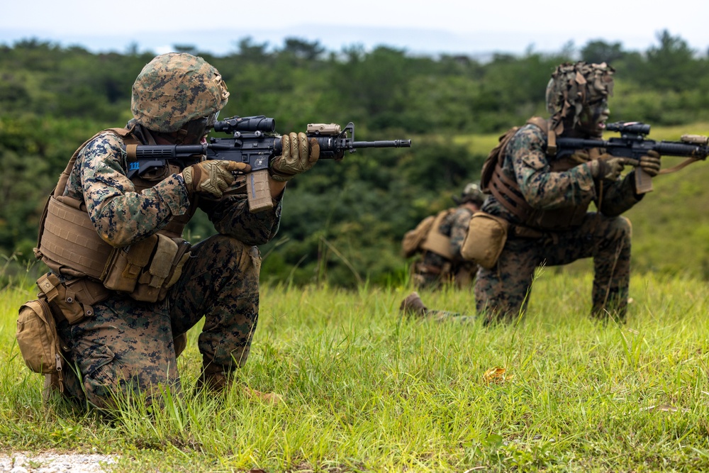 3d Intelligence Battalion Marines conduct live fire range