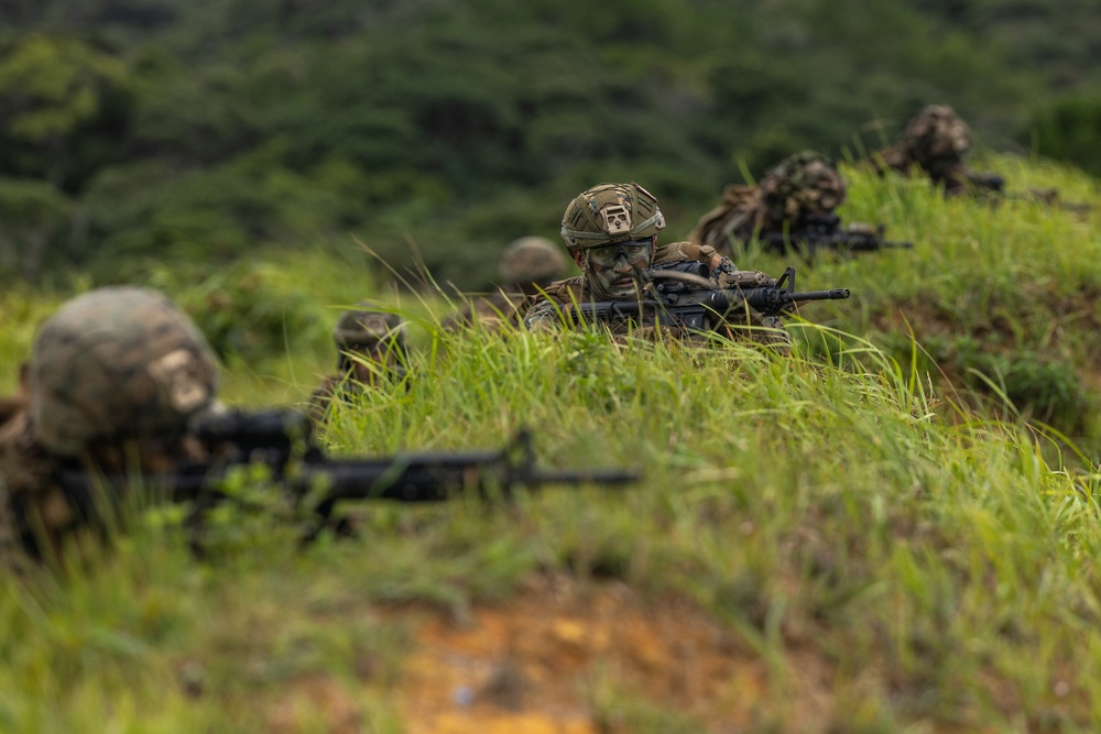 3d Intelligence Battalion Marines conduct live fire range