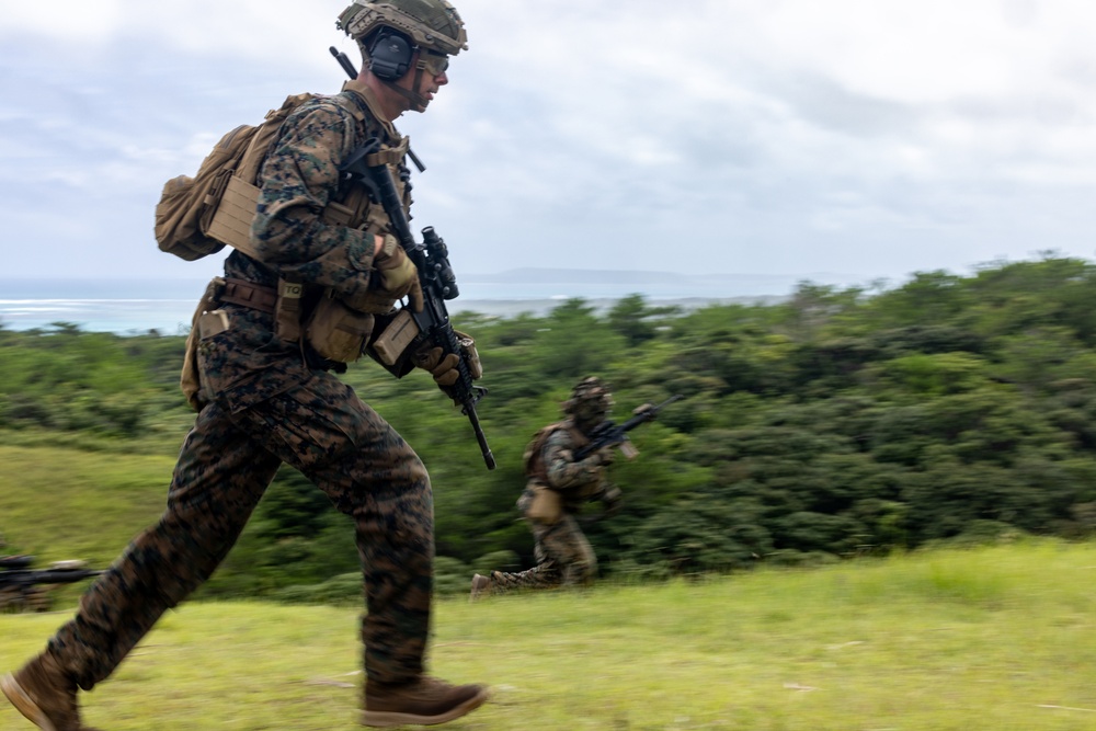 3d Intelligence Battalion Marines conduct live fire range