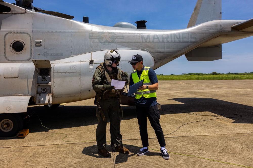 MRF-D 25.3: U.S. Marines and Airmen deliver critical supplies during foreign disaster relief in the Philippines