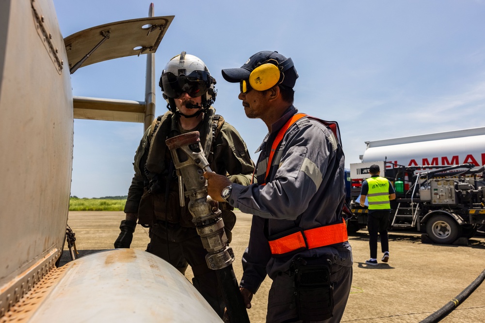 MRF-D 25.3: U.S. Marines and Airmen deliver critical supplies during foreign disaster relief in the Philippines