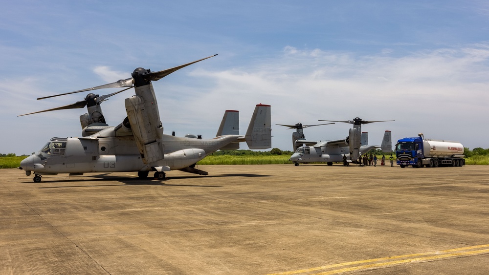 MRF-D 25.3: U.S. Marines and Airmen deliver critical supplies during foreign disaster relief in the Philippines