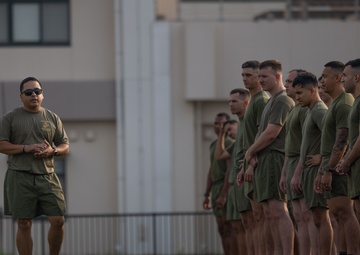 1st Marine Aircraft Wing senior enlisted advisor joins leaders during PT