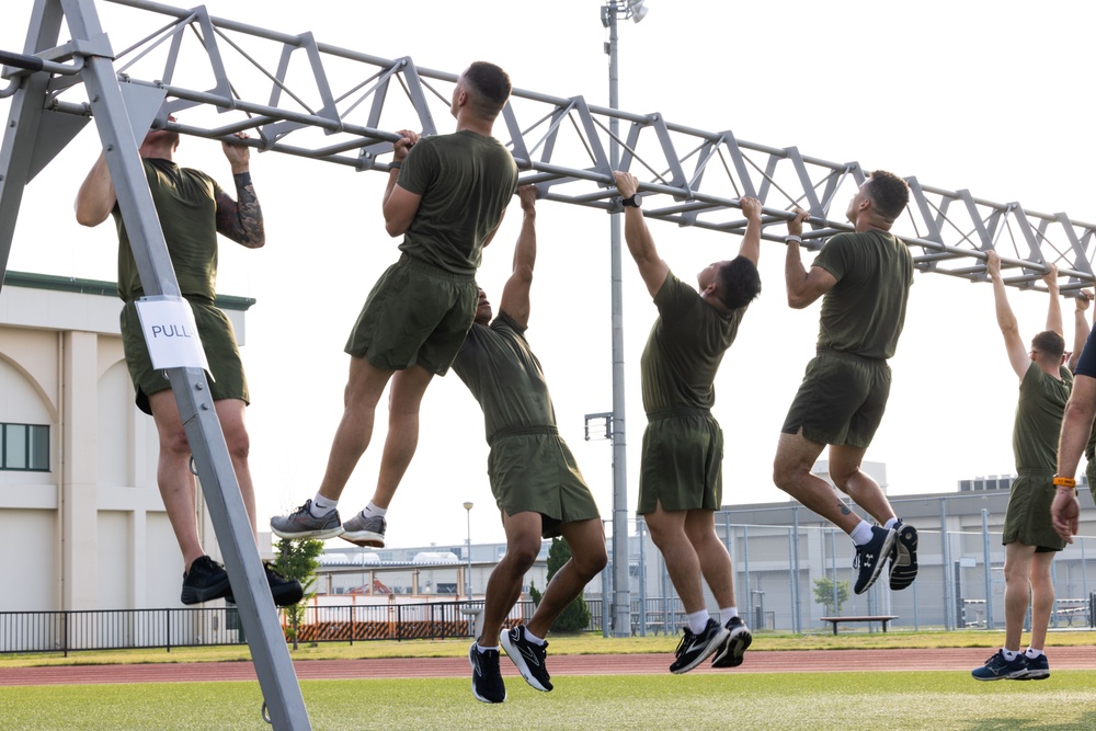 1st Marine Aircraft Wing senior enlisted advisor joins leaders during PT
