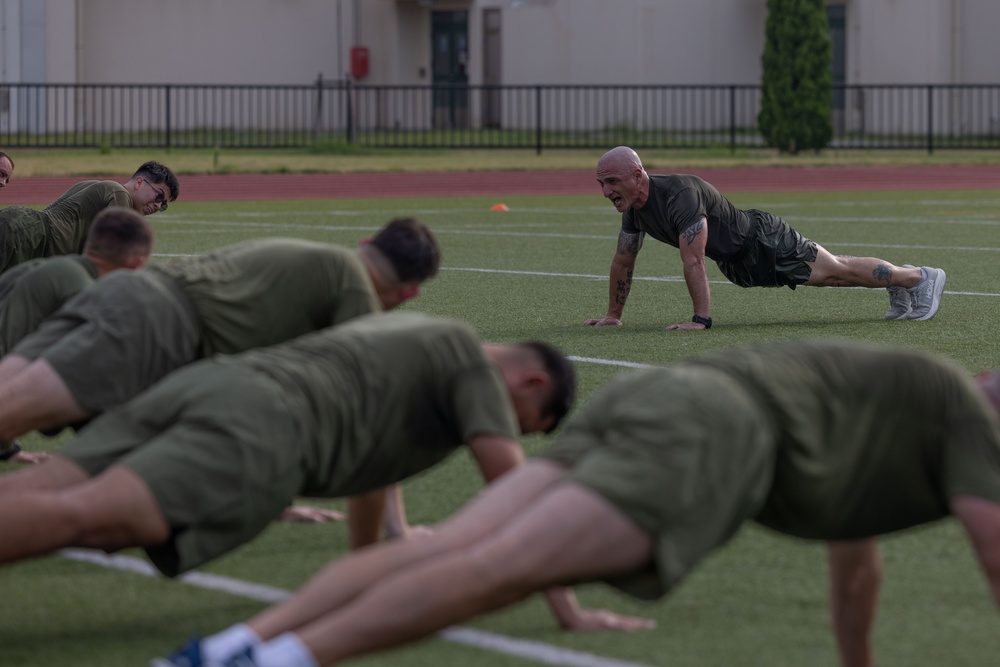 1st Marine Aircraft Wing senior enlisted advisor joins leaders during PT