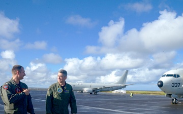 U.S. 2nd Fleet Leadership Tours P-8A Poseidon During Large Scale Exercise 2025