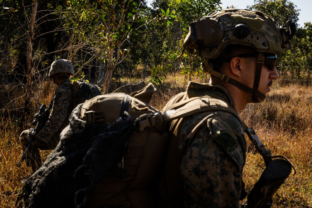 31st MEU | LAR conducts a forward observation post exercise