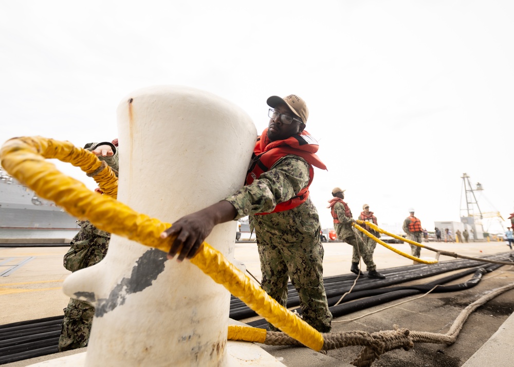 USNS Laramie (T-AO 203) Returns to Naval Station Norfolk