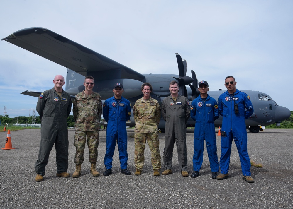 Colombian, U.S. Air Forces Partner for Relámpago de los Andes Exercise Academics in Colombia