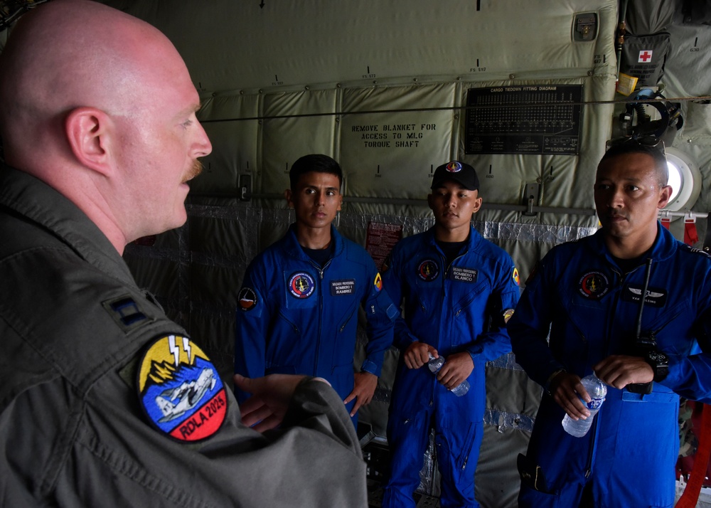 Colombian, U.S. Air Forces Partner for Relámpago de los Andes Exercise Academics in Colombia