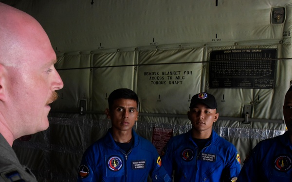 Colombian, U.S. Air Forces Partner for Relámpago de los Andes Exercise Academics in Colombia