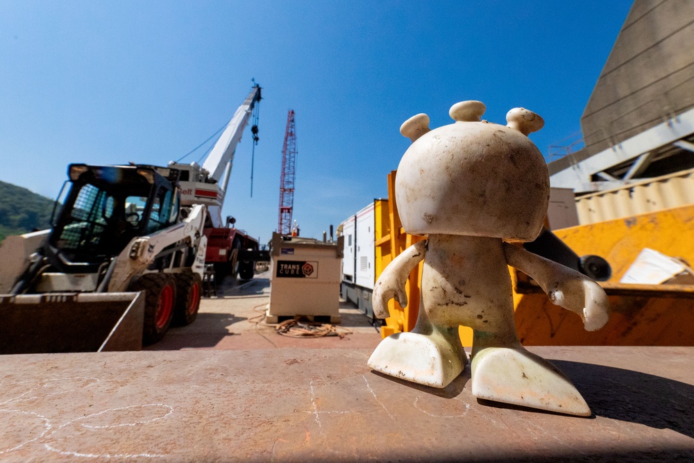 Medium Fleet Performs Repairs at Pike Island Locks and Dams