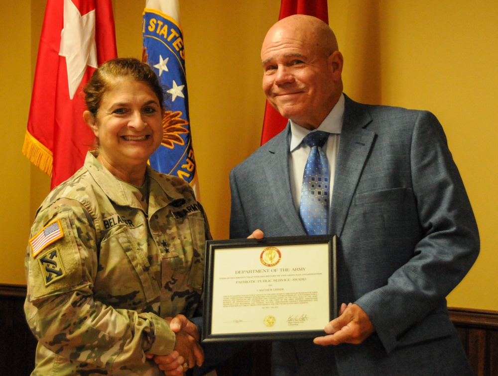 Army Reserve ambassador for central Pennsylvania receives public service decoration