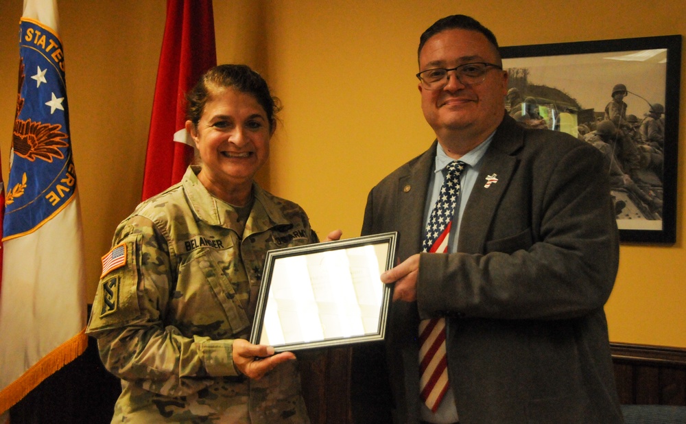 Army Reserve ambassador for eastern Pennsylvania receives public service decoration