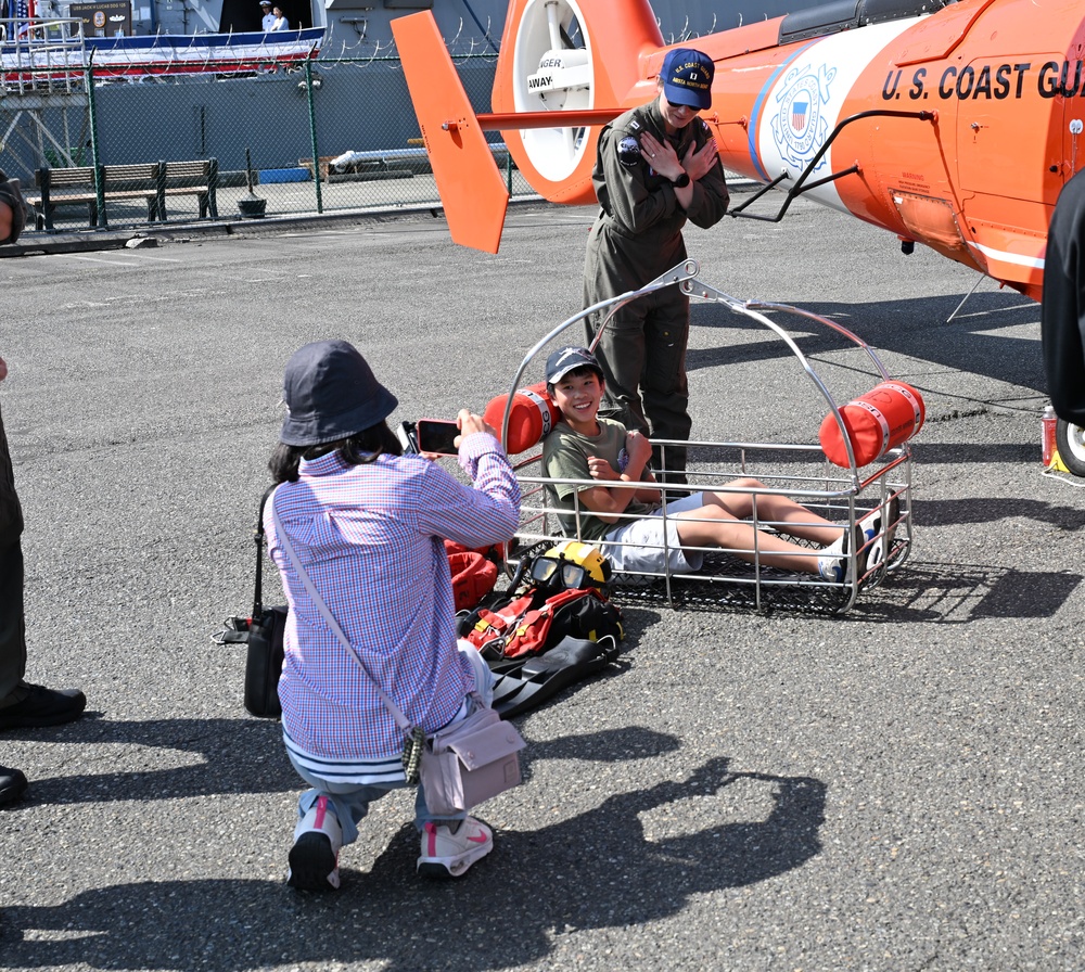Coast Guard Participates in Seattle Seafair 2025
