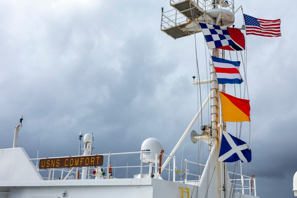 USNS Comfort Arrives in Trinidad