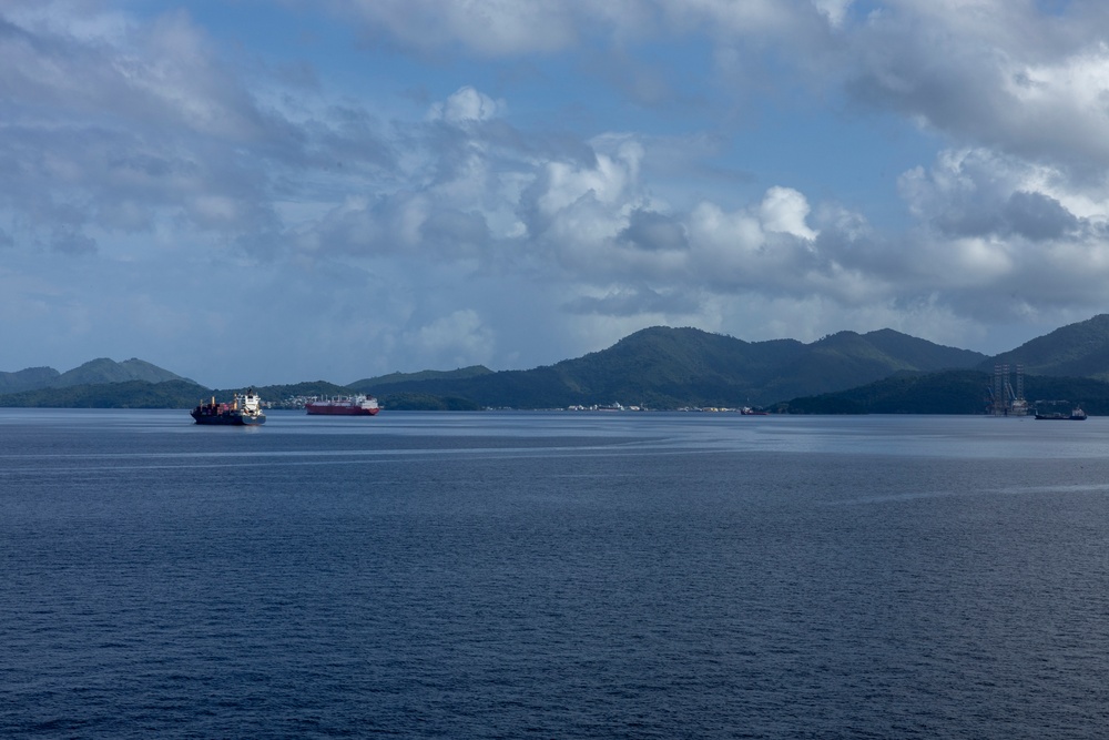 USNS Comfort Arrives in Trinidad
