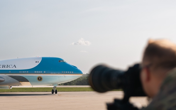 132d Wing Public Affairs Airman photographs Air Force One
