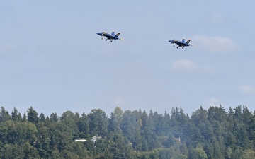 Coast Guard Participates in Seattle Seafair 2025