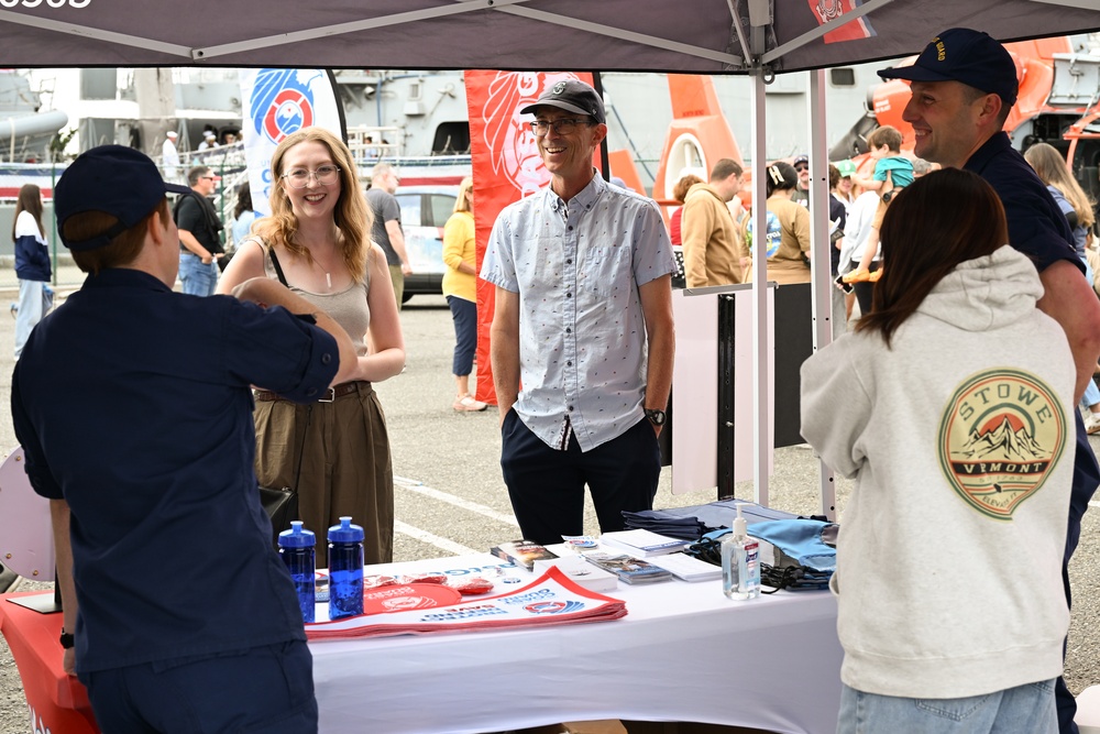 Coast Guard Participates in Seattle Seafair 2025