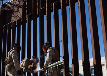 Marines reinforce Yuma border barrier